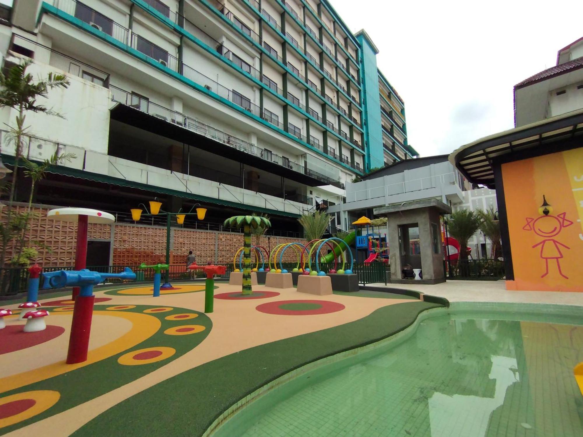 Hotel Gren Alia Jakarta Exterior photo